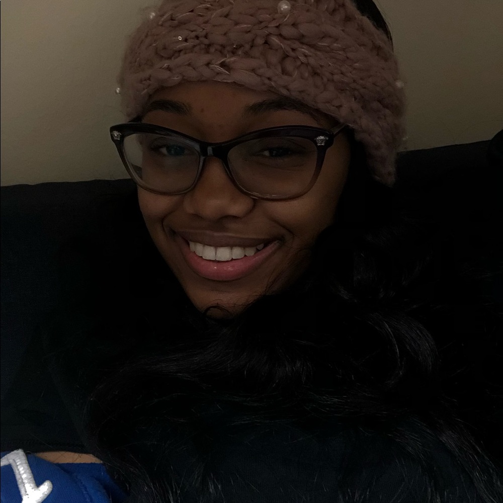 Meet your Posher, Malikah